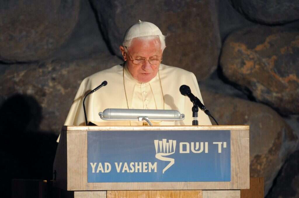 האפיפיור בנדיקטוס ה-16 בעת ביקורו בארץ. | עמוס בן-גרשום, לע"מ