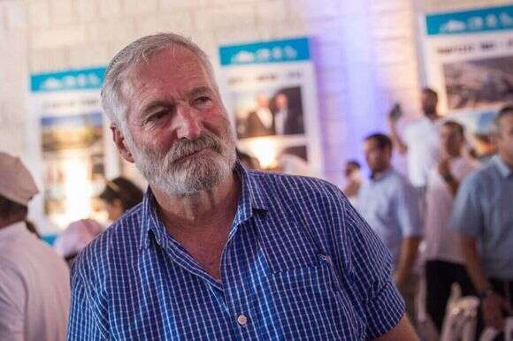 זמביש | הדס פרוש, פלאש 90