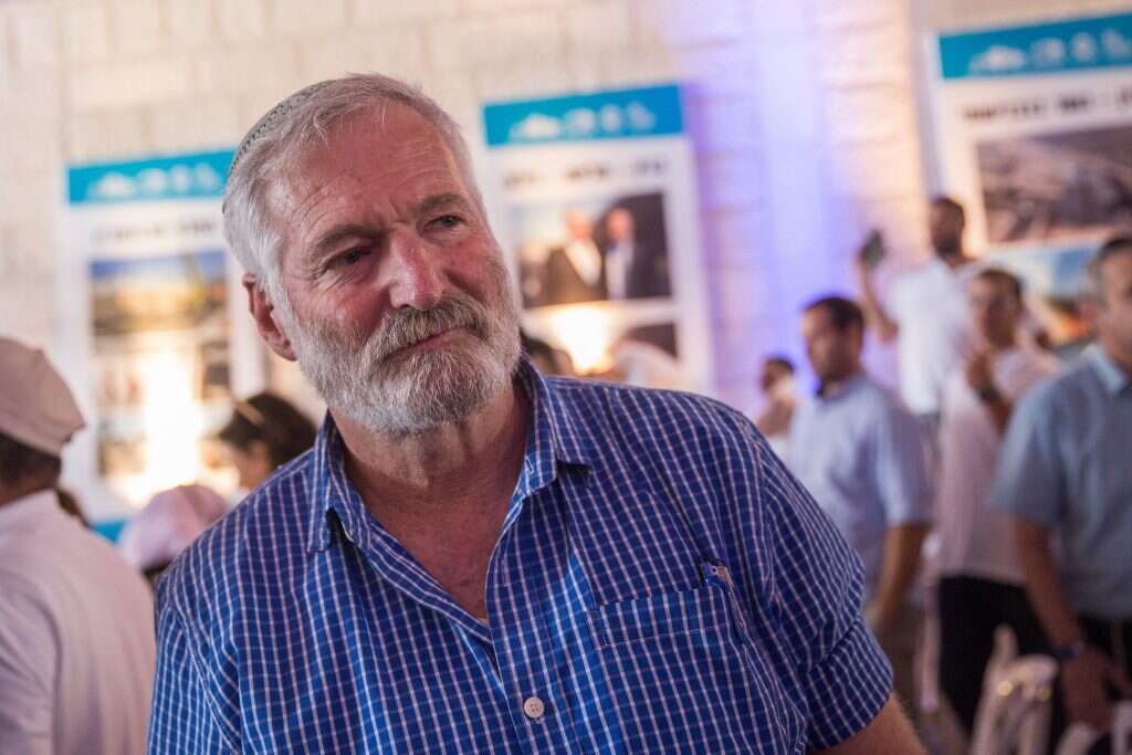 זמביש | הדס פרוש, פלאש 90