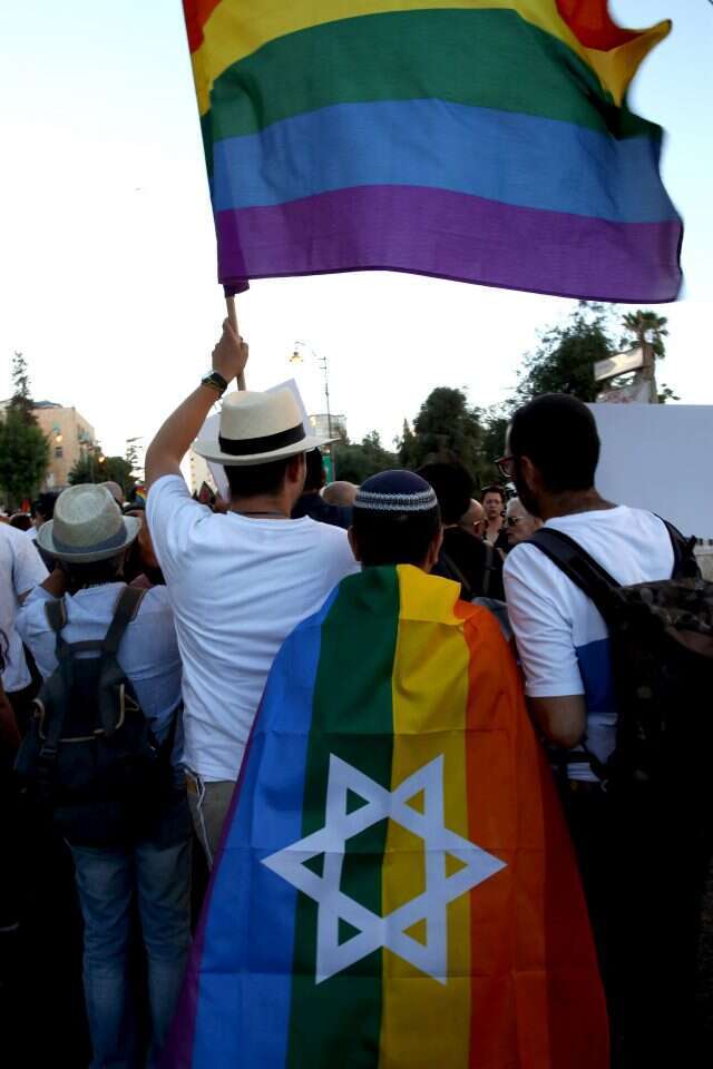 דתיים במצעד הגאווה בירושלים. | AFP דתיים במצעד הגאווה בירושלים. | AFP