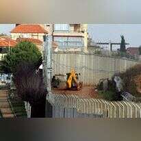 עבודות הצבא הישראלי סמוך לגדר עם לבנון. | AFP