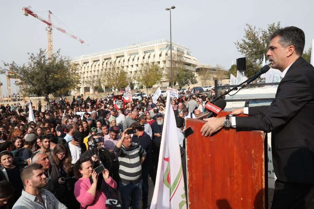 כהן בהפגנת הימין בירושלים. | מרים צחי כהן בהפגנת הימין בירושלים. | מרים צחי
