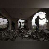 בית משפחת המחבל אשרף נעאלווה לאחר שצה"ל הרס חלק ממנו. | EPA