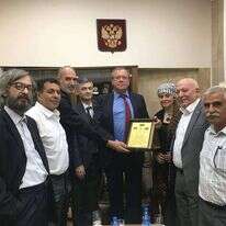 השגריר הרוסי ואנשי בנאא' אל-בלד. | שגרירות רוסיה