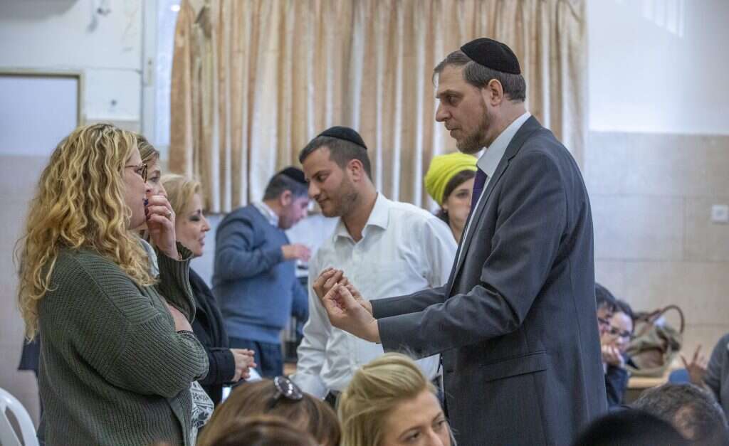 להיות שומר מצוות זה לא דבר קל. מפגש עם "פלוגתא" באלעד. | יוסי אלוני להיות שומר מצוות זה לא דבר קל. מפגש עם "פלוגתא" באלעד. | יוסי אלוני