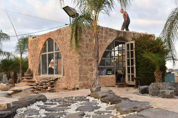 מעבודותיו של לוי