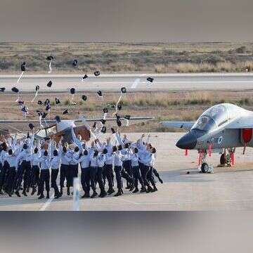 סיום קורס טיס. | AFP סיום קורס טיס. | AFP