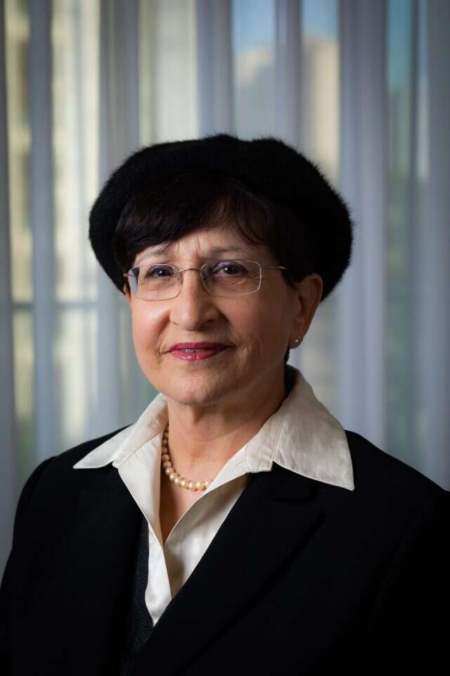 עדינה בר־שלום. | אריק סולטן עדינה בר־שלום. | אריק סולטן