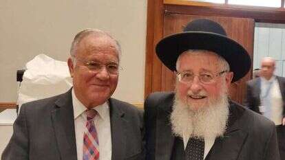 הרב דייכובסקי (מימין) עם הרב יחיאל וסרמן, מנהל המחלקה לשירותים רוחניים בתפוצות. | מיכאל טוכפלד