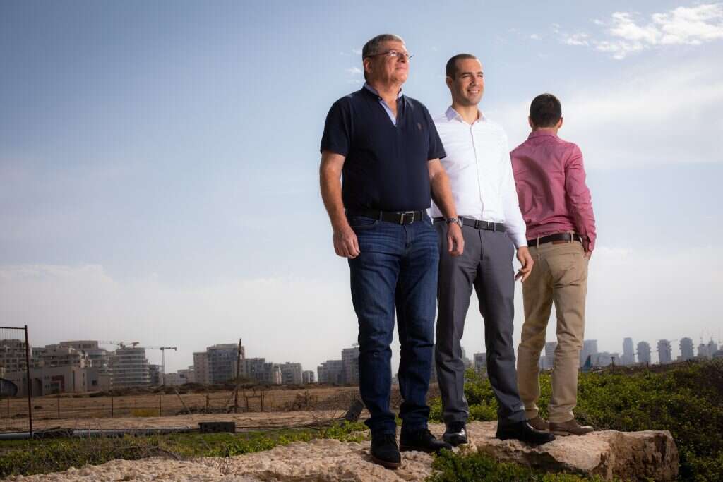 שקדי, פלדי ועמית. | אריק סולטן