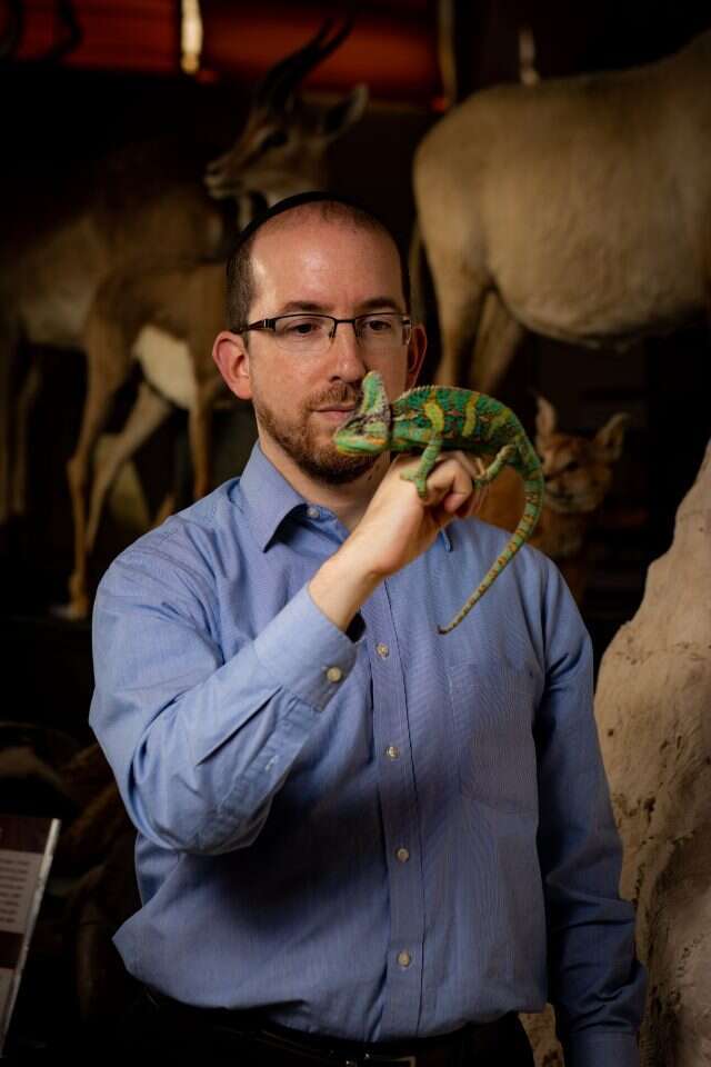 סליפקין עם איגואנה. | אריק סולטן