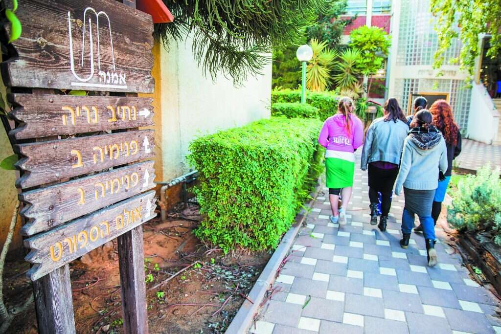 הרב איתן איזמן: "הציבור הדתי מחפש קשר אישי ולא אוהב מוסדות גדולים". אילוסטרציה. | שאטרסטוק