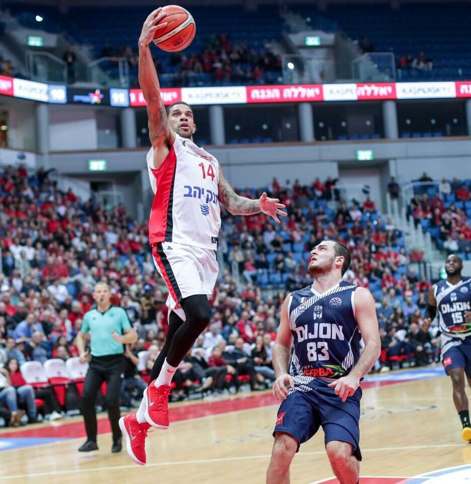 פלדין בדרך לסל. | דני מרון פלדין בדרך לסל. | דני מרון