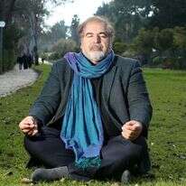 פרופ' אבי אלקיים. | מרים צחי