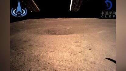 הצד האפל של הירח כפי שצולם על ידי החללית הסינית. | AFP