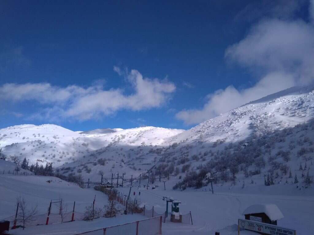 החרמון נצבע לבן. | אתר החרמון החרמון נצבע לבן. | אתר החרמון