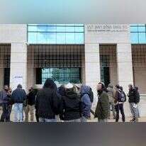 הפגנת תמיכה בעצורים מישיבת "פרי הארץ", בהארכת מעצרם בבית המשפט בראשון-לציון. | גדעון מרקוביץ