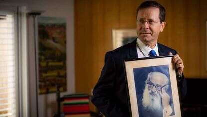 יצחק בוז'י הרצוג. | אריק סולטן