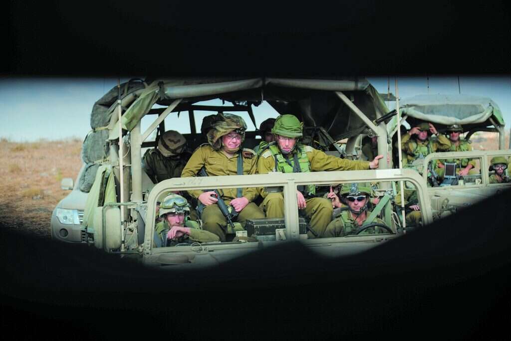 תמונות נבחרות מתקופת כהונתו של הרמטכ"ל איזנקוט. | דו"צ