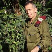 אביב כוכבי. | הרצי שפירא