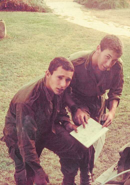 כהנא ובנט בתקופת הצבא. | אוסף פרטי