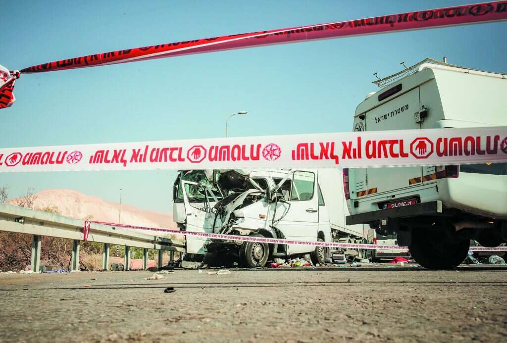 "בני האדם מקבלים את תאונות הדרכים כגזרה משמיים". | אורן בן־חקון