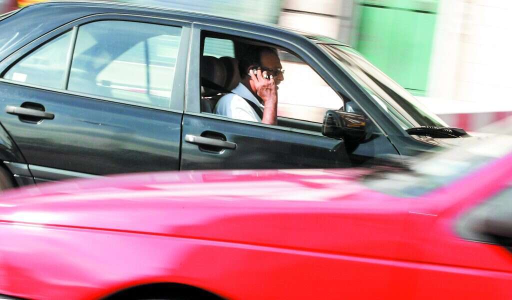 הסחות דעת כמו סמארטפון הן הגורם ל־30 אחוז מהתאונות. | גטי אימג'ס