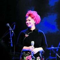 רונה רזאל. | אנדראה בראונשטיין