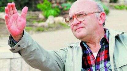 משלוח ראשון מעיזבונו. אהרן אפלפלד, 1986. | משה שי, פלאש 90