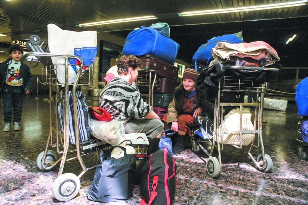 חלק מהתרחשות היסטורית כבירה. עולות מברית המועצות בנתב"ג בשנת 1990. | נתן אלפרט
