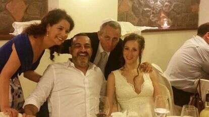 אמילי, איזאקו, קובי וקלייר. | אלבום משפחתי