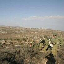 חיילי צה"ל ביישוב עדי עד. | מרים צחי