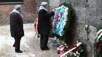 ניצולי שואה בפולין. | EPA ניצולי שואה בפולין. | EPA