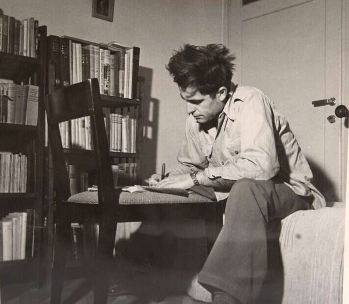 חיים גורי, סטודנט באוניברסיטה העברית, 1952. | מתוך אוסף תמונות המשפחה