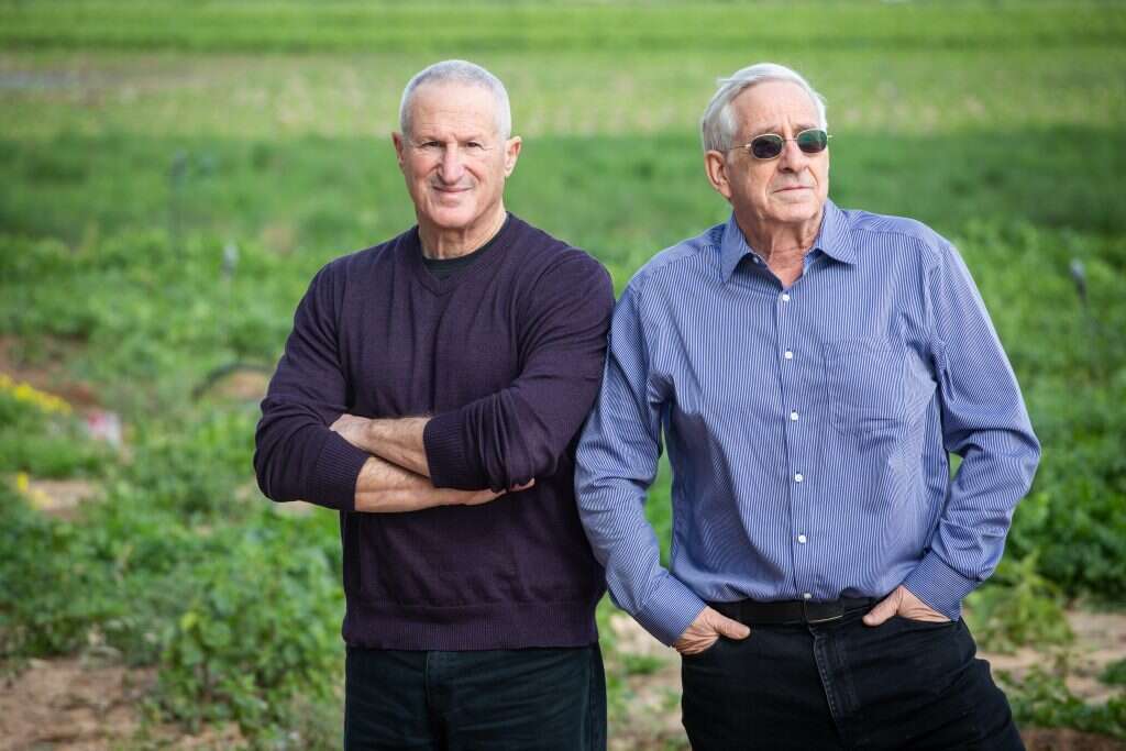 פרופ' יגאל שפי (מימין) ופרופ' יוסי בן ארצי. | אבישג שאר-ישוב