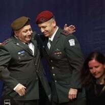 הרמטכ''לים לשעבר אביב כוכבי וגדי איזנקוט | EPA