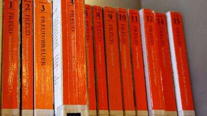 ספריו של זיגמונד פרויד. | שאטרסטוק