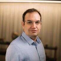 הוד בצר. | אלעד מלכה