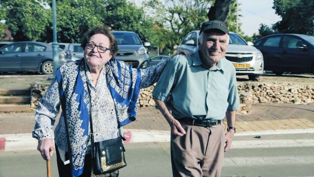 "אנחנו חיים ביחד כל כך הרבה שנים, שכנראה אנחנו מסתדרים היטב". דן פיליפ ואשתו טובה. | דנור גלזר