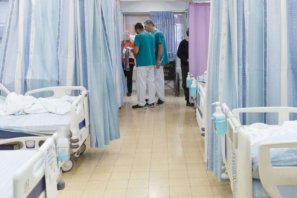 מחלקה פנימית בבית חולים. | אנצ'ו גוש, ג'יני