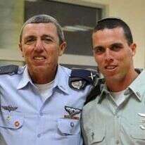 תום פרץ והרב רפי פרץ. | דובר צה"ל