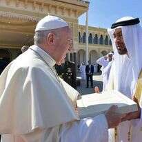 האפיפיור עם הנסיך שייח' מוחמד בן זייד. | EPA