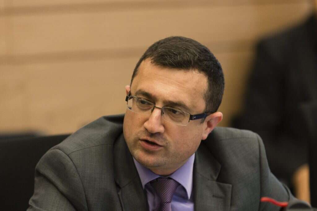 רוברט אילטוב. | דודי ועקנין רוברט אילטוב. | דודי ועקנין