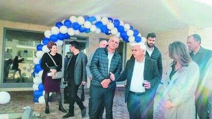 מימין: שאשא־ביטון, צורי וכחלון בסיור בקריית מוצקין. | יאיר קראוס