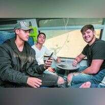 טל גינדיניק (מימין) וחבריו. | יוסי אלוני