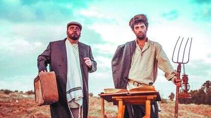 ר' יחזקאל טאוב שינה את שמו לג'ורג' נייגל, עבד כקבלן ונצפה בהפגנות נגד מלחמת וייטנאם. מתוך ההצגה "האדמו"ר האחרון - אודיסיאה חסידית".
צילומים: חי אפיק, לילך כהן