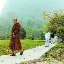 הבודהה אומר לנו: הגוף הזה הוא לא אתה. ויפאסאנה. | שאטרסטוק