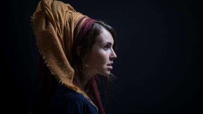 המטפחת הגדולה באה דווקא להדגיש את הנשיות ולא רק לכסות. מתוך הפרויקט 'האישה היפה הגיעה'. | הדס פרוש, פלאש 90