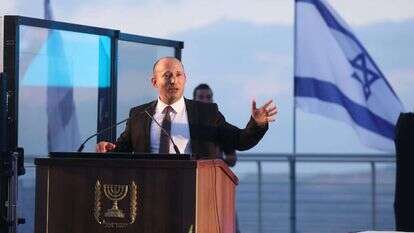 נפתלי בנט בטקס חניכת בית הספר לרפואה באריאל. | מרים צחי