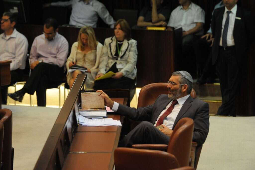 מיכאל בן ארי כחבר כנסת. | משה מילנר, לע''מ